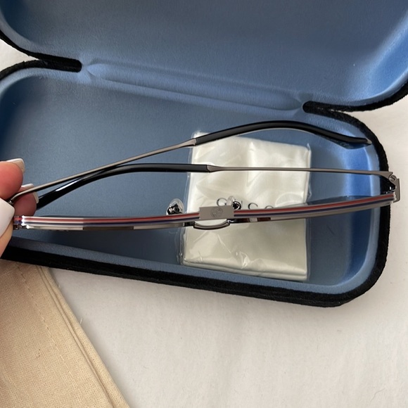 New Gucci Navigator Metallic Grey Sunglasses (unisex) - Picture 3 of 7